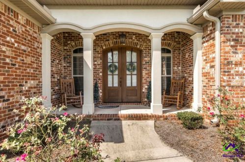 4057 Coosa Dr, Bonaire, GA 31005-2526