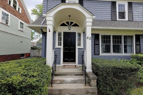 62 Chiswick Rd, Providence, RI 02905-3711