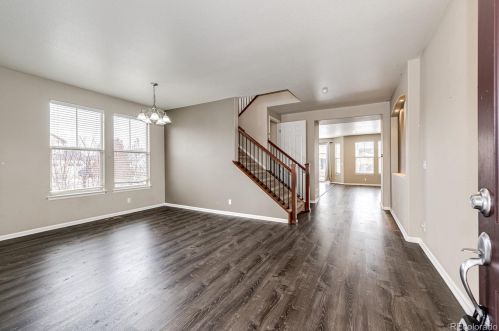 280 Elk Ct, Aurora CO 80016-4104 exterior