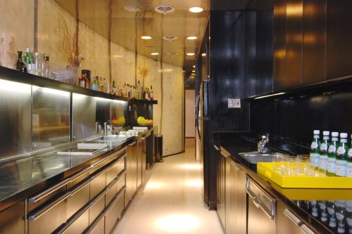 1328 State Pkwy, Chicago, IL 60610-2118