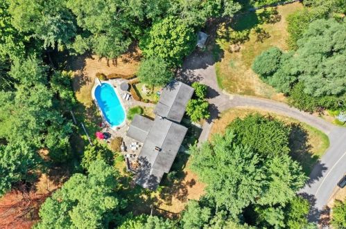 25 Collinswood Rd, Wilton, CT 06897-1811
