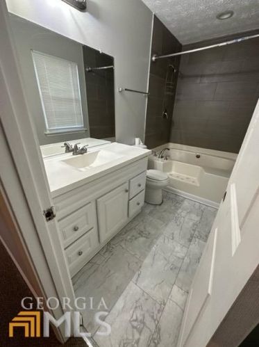 208 Farmbrook Pkwy, Stockbridge GA  30281-1157 exterior