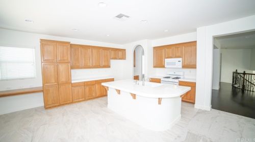 33464 Scarborough Ln, Temecula, CA 92592-5632