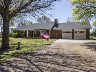 9317 103rd St, Clearwater, KS 67026-8964