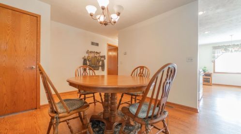 990 Stillwater Pkwy, Crown Point IN  46307-5081 exterior