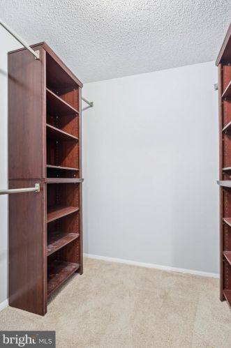 8675 Hickory Ridge Ct, Springfield VA  22153-3703 exterior