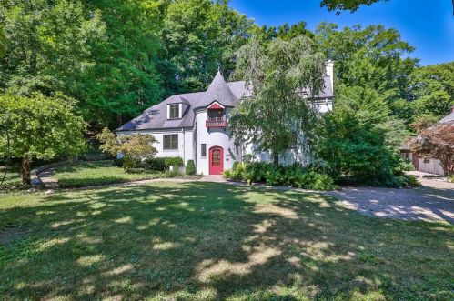 3292 Erie Ave, Cincinnati, OH 45208-2449