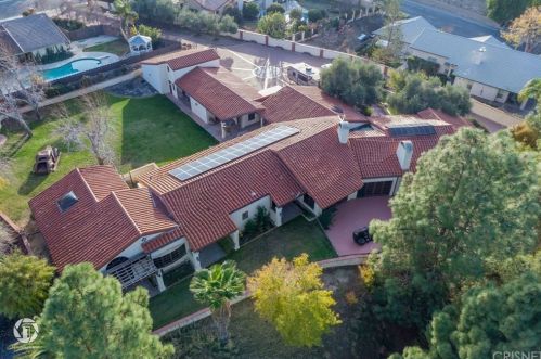 716 Vista Via Dr, Taft, CA 93268-4458