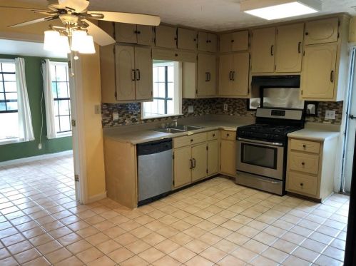 6080 Katherine Rd, Rex GA 30273-1120 exterior