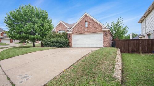 7636 Lawnsberry Dr, Fort Worth TX  76137-4378 exterior