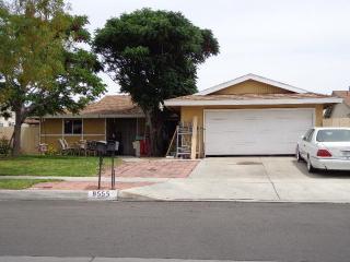 9555 Date St, Fontana, CA 92335-5618