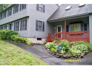 425 Lane Rd, Chester, NH 03036-4047