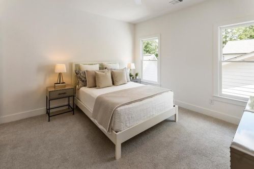 4015 Haverhill Dr, Atlanta GA  30342-3816 exterior