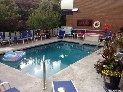 701 Pearl St, Denver CO  80203-3736 exterior