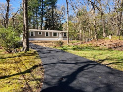 6 Jacob Perry Dr, Charlestown, RI 02813-3136