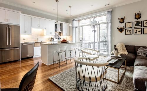 33 Aberdeen St, Chicago, IL 60607-2523
