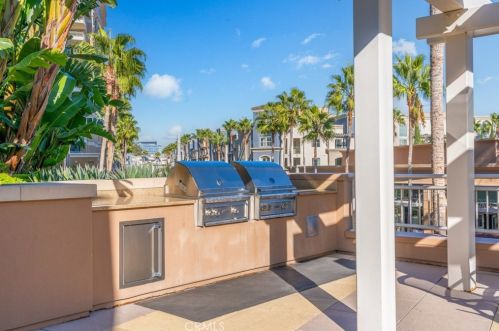 5082 Scholarship, Irvine CA  92612-5695 exterior