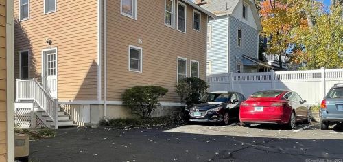 16 Hillside Pl, Norwalk CT  06854-2857 exterior