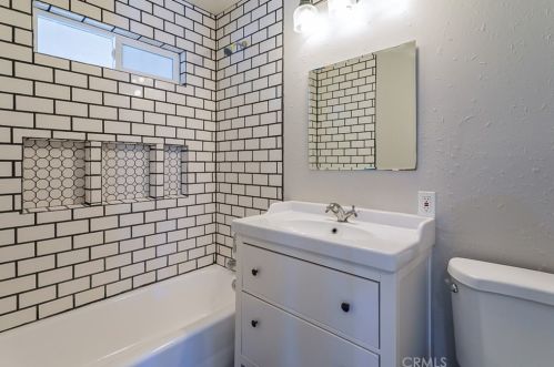 5566 Dewey Ave, Riverside CA  92504-1622 exterior