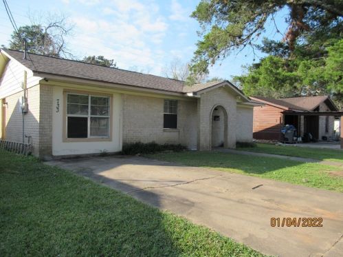 733 Live Oak St, Angleton TX  77515-4262 exterior