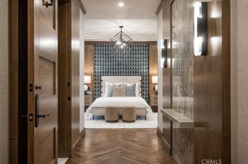 76 Golden Eagle, Irvine CA  92603-0309 exterior