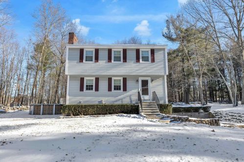 10 Taryn Rd, Derry, NH 03038-4109
