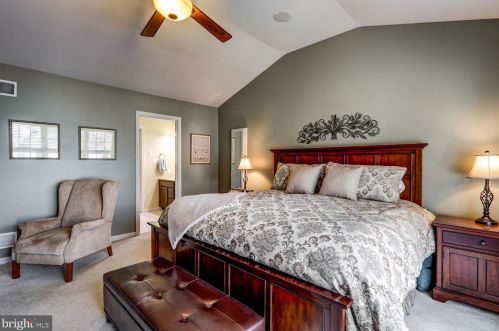 14 Red Leaf Ln, Lancaster PA  17602-7000 exterior