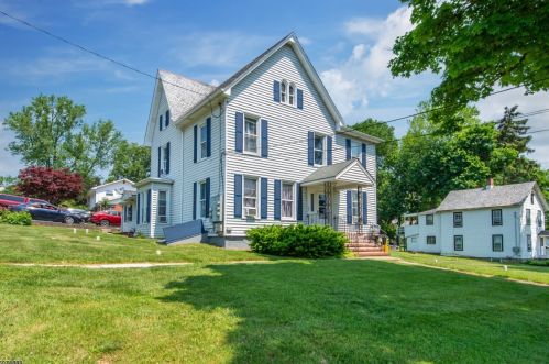 27 Brighton Rd, Andover, NJ 07821-5029