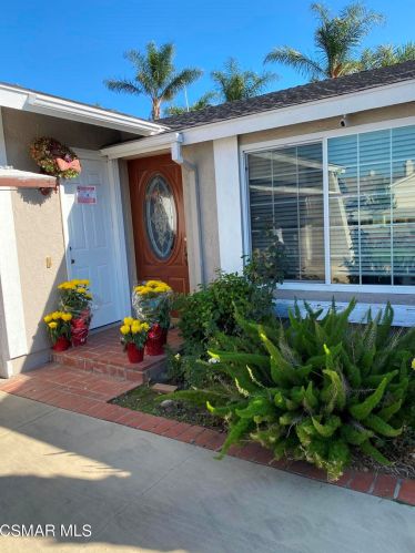2760 Royal Ave, Simi Valley, CA 93065-4758
