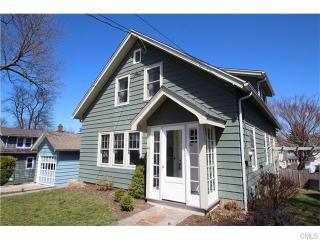 44 Pickwick St, Fairfield, CT 06825-1934