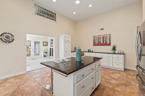 5 Fulton, Irvine CA  92620-3349 exterior