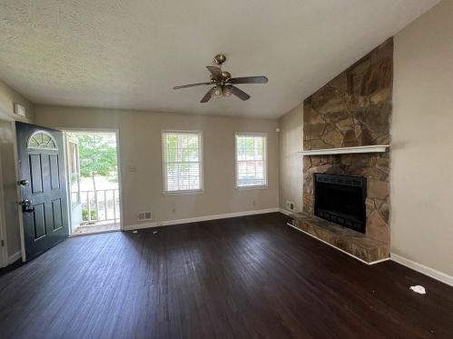 3588 Fernbrook Dr, Lithonia, GA 30039-4907