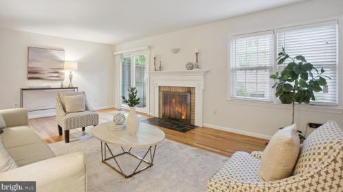 2014 Highboro Way, Falls Church, VA 22043-1838