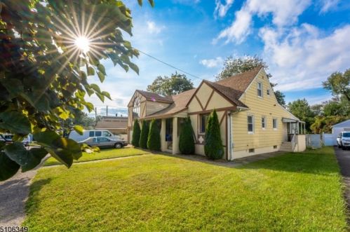 109 Krakow St, Outwater, NJ 07026-1104