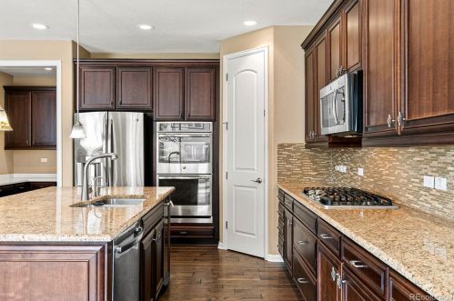 4885 Riviera Way, Aurora CO 80015-4708 exterior