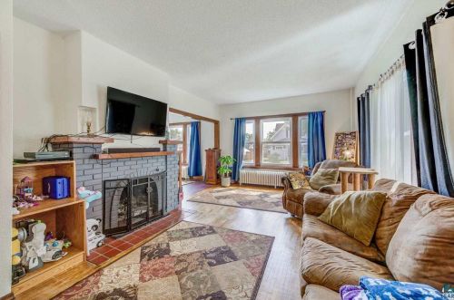 47 8th St, Scanlon, MN 55720-1806