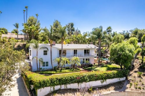 115 Eucalyptus Dr, Anaheim, CA 92808-1050
