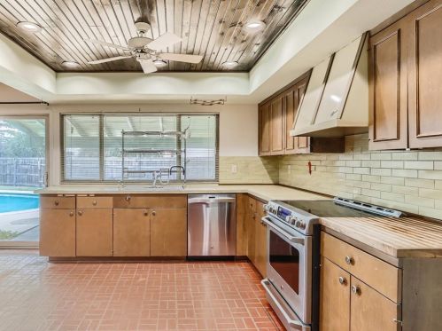 3130 Barton Rd, Carrollton TX 75007-3501 exterior