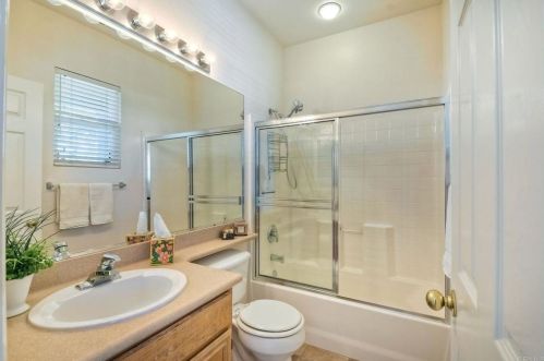 6124 Citracado Cir, Carlsbad CA  92009-2284 exterior