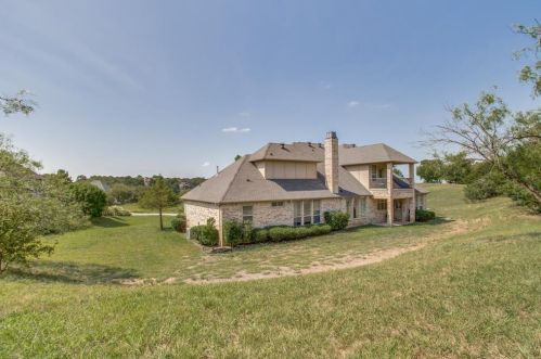 2613 Whispering Oaks Cv, Cedar Hill TX 75104-4556 exterior