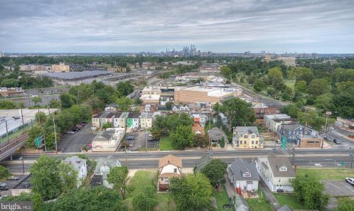 26 Crescent Blvd, Camden NJ  08108-1042 exterior