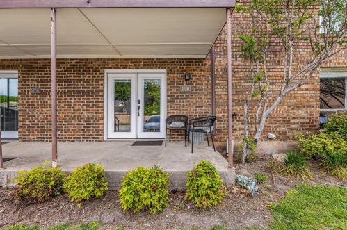 4048 Ridglea Country Club Dr, Fort Worth TX  76126-2348 exterior