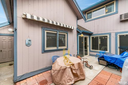 2448 Victor St, Denver CO  80014-6068 exterior