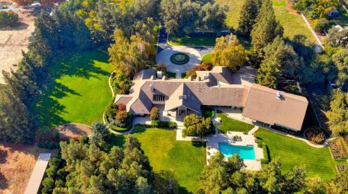 8933 Mackey Rd, Elk Grove, CA 95624-9623
