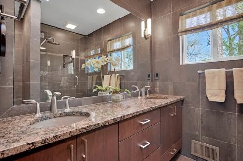 2443 Echo Dr, Atlanta GA  30345-3526 exterior