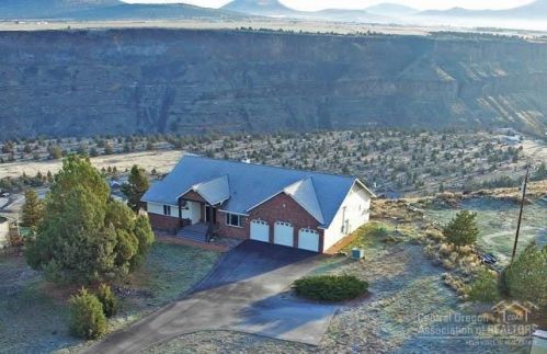 12775 Spur Pl, Terrebonne OR  97760-9550 exterior