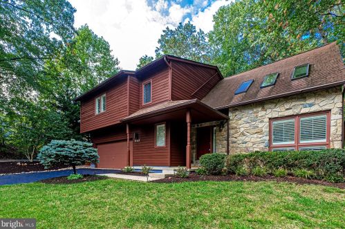 11127 Timberhead Ln, Herndon, VA 20191-4712