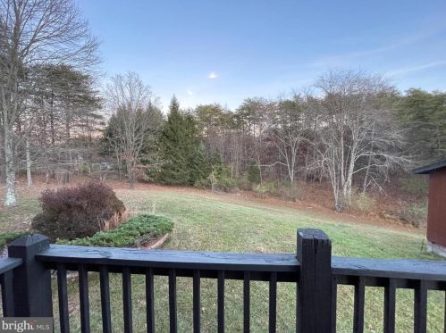 18 Whitetail Dr, Berkeley Springs WV  25411-5516 exterior