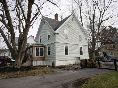 86 Grove St, Dover NH  03820-3029 exterior