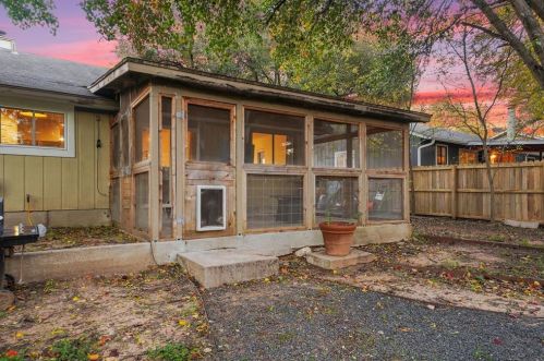 8408 Dixon Dr, Austin TX  78745-7515 exterior